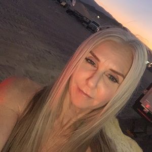 Meet your Posher, Dori